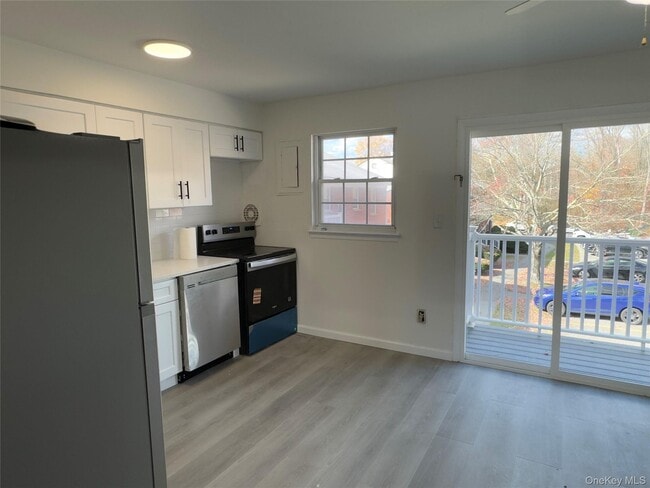 Building Photo - 5 Wildwood Dr