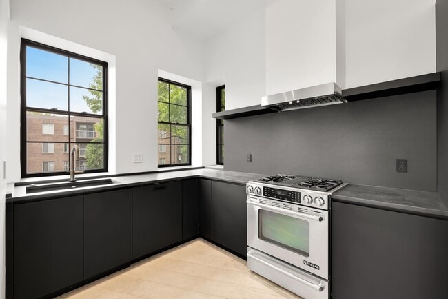 Building Photo - 1451 Maryland Ave NE