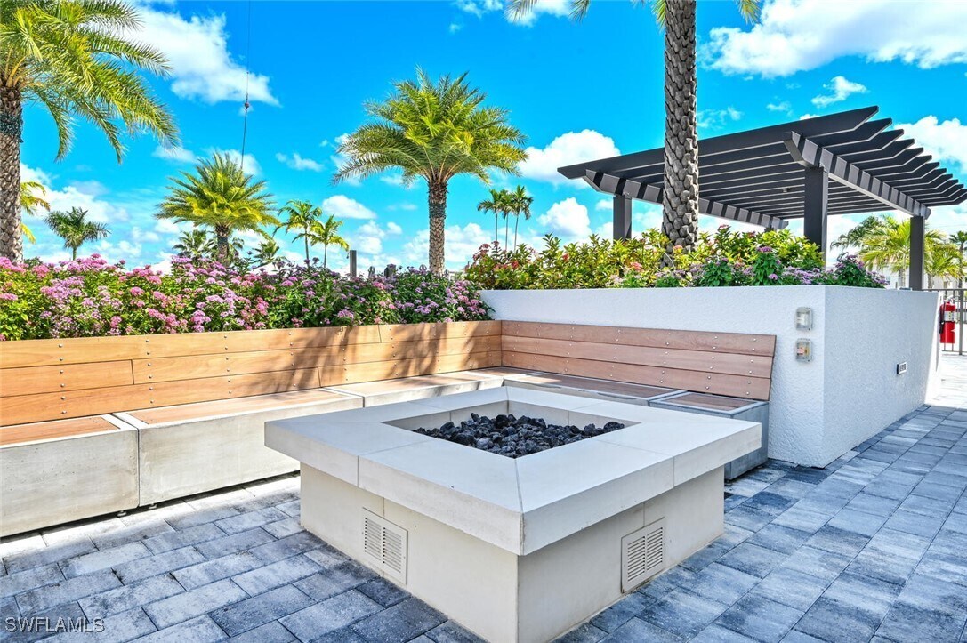 Foto principal - 1125 Central Ave