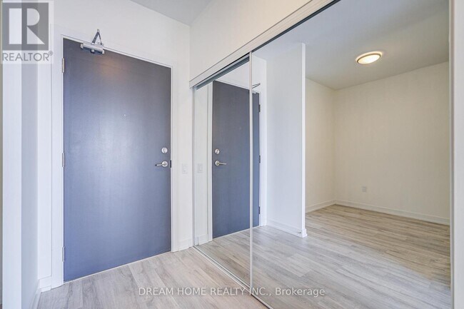 Building Photo - 7-N1607 Golden Lion Heights