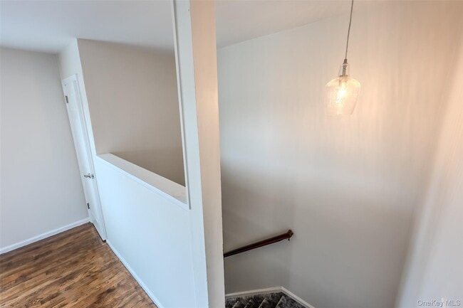 Building Photo - 214 Carman Ave