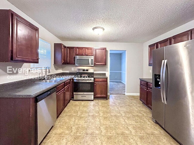 Foto del edificio - 6826 Derby Ave