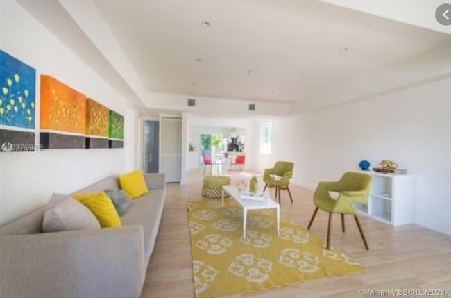 Foto del edificio - 11517 NE 12th Ave