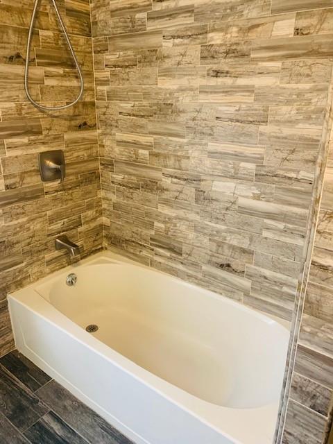 Building Photo - 400 Monroe St