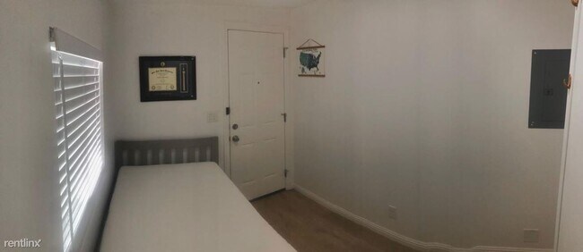 Building Photo - 527 McLaughlin Ave