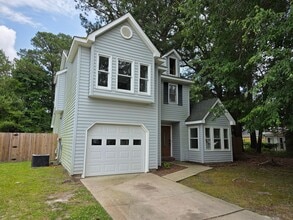 Building Photo - 127 Broadleaf Dr
