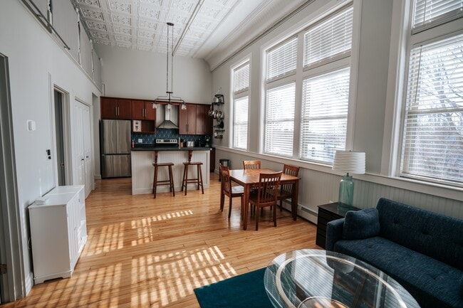 Foto del edificio - 1251 Congress St