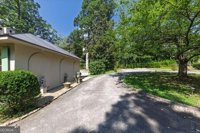 Foto del edificio - 2538 Parkside Dr NE