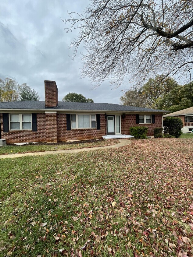 146 Chapel View Dr, Madison Heights, VA 24572 House Rental in Madison