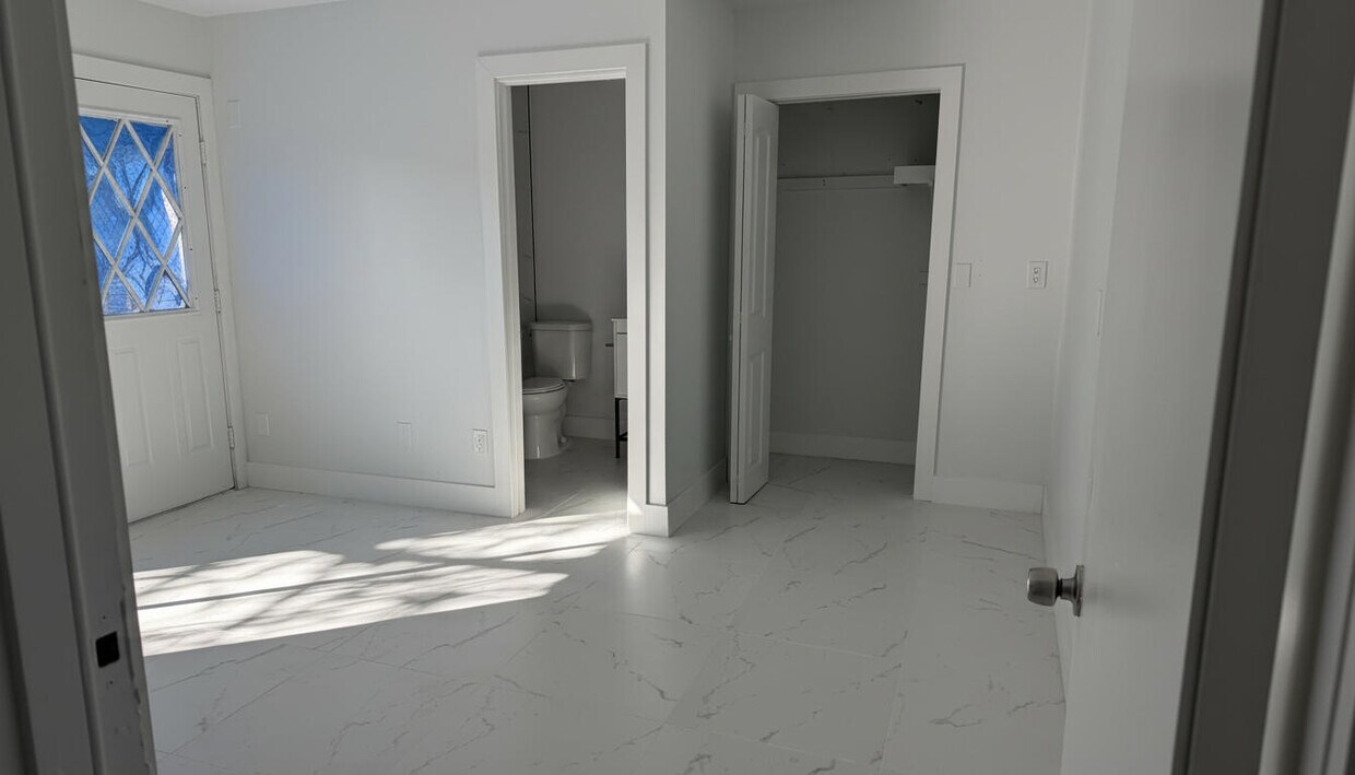 Foto del edificio - 4852 Weymouth St