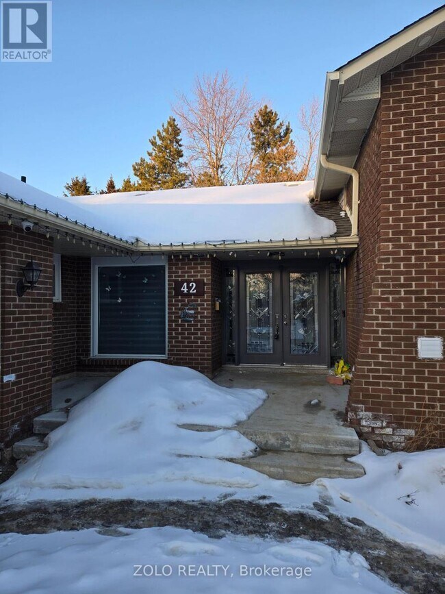 Photo du bâtiment - 42 Boreham Cir