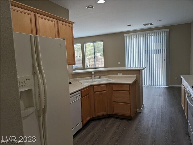 Foto del edificio - 6298 W Levi Ave