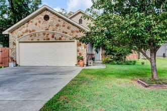 Building Photo - 901 Franconia Dr
