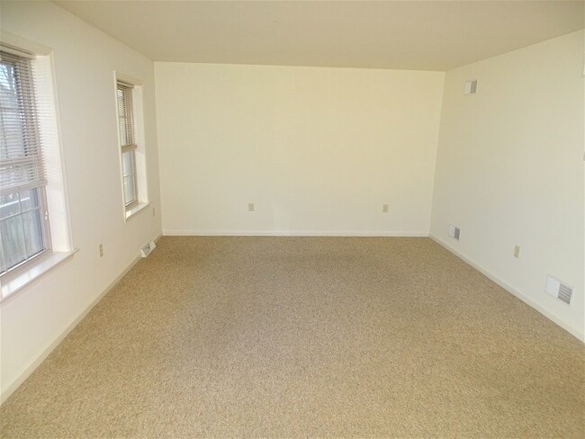 Building Photo - 144 Gable Dr