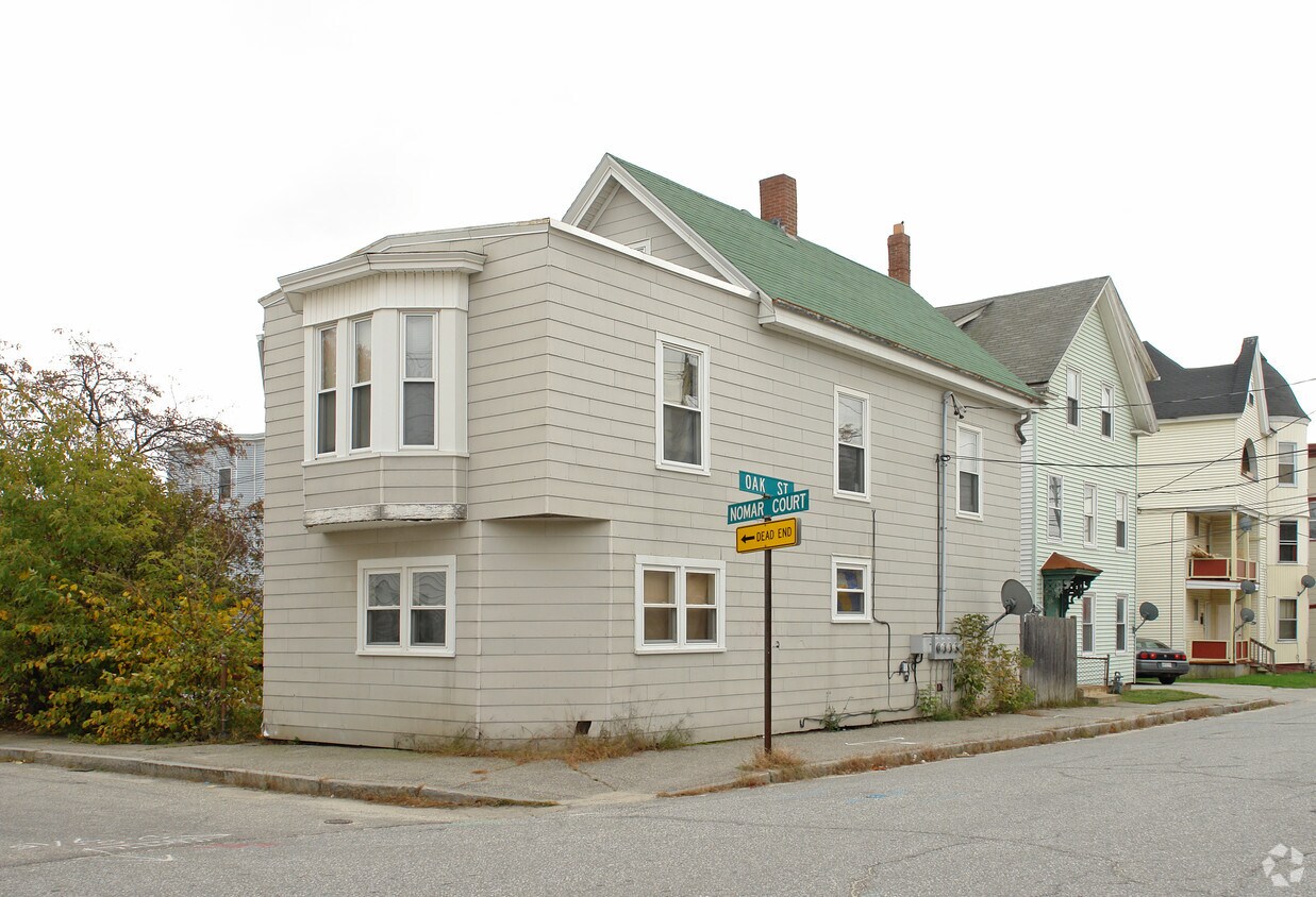 Primary Photo - 121 Oak St