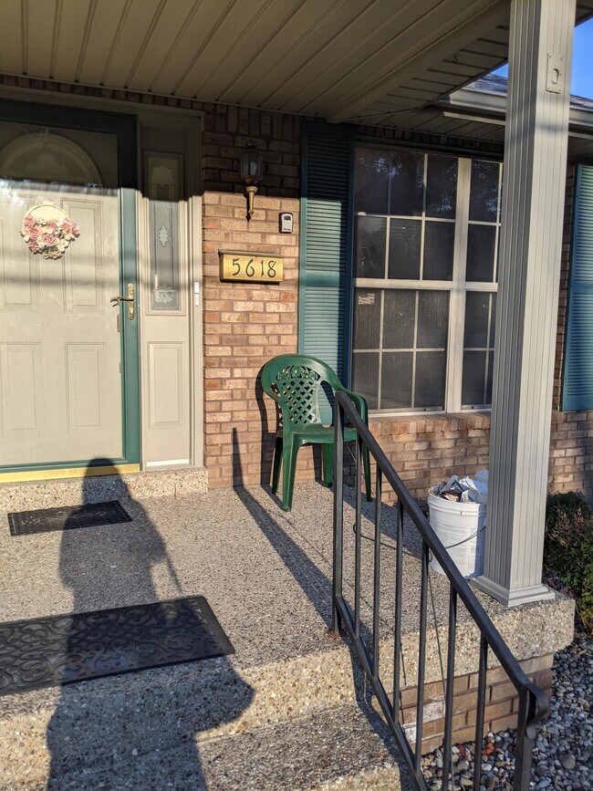 Building Photo - 5618 Bruns Dr