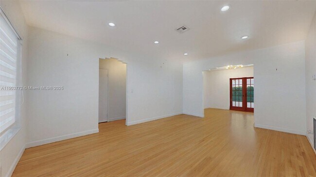 Foto del edificio - 3770 SW 1st St