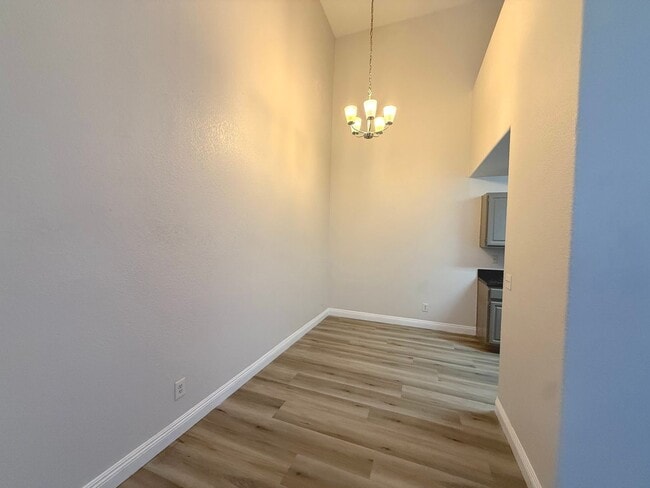 Building Photo - SPACIOUS 2BED/2BATH CONDO WITH A LOFT AND 1 CAR GARAGE