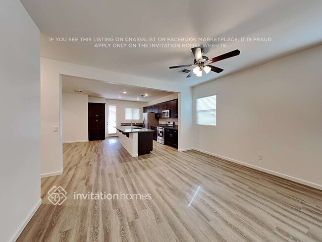 Foto del edificio - 17169 W Diana Ave