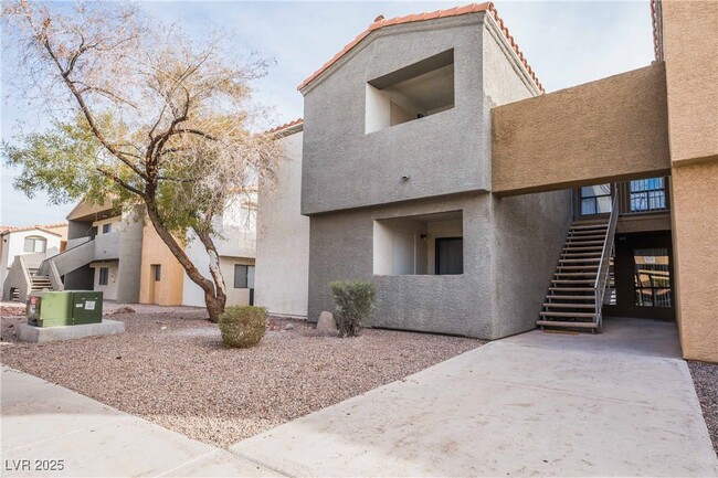 Building Photo - 3151 N Soaring Gulls Dr