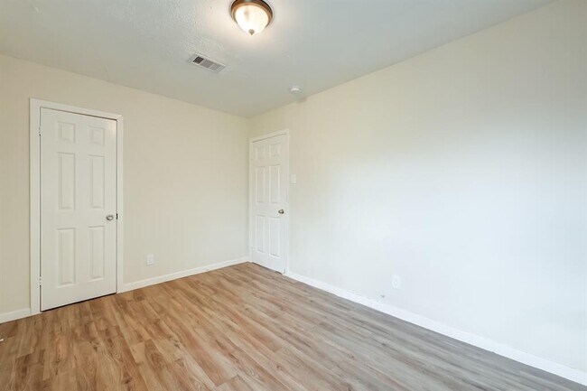 Foto del edificio - 4113 Dawson Ln