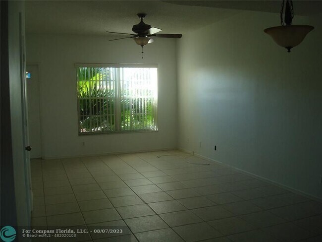 Foto del edificio - 285 Duval Ct