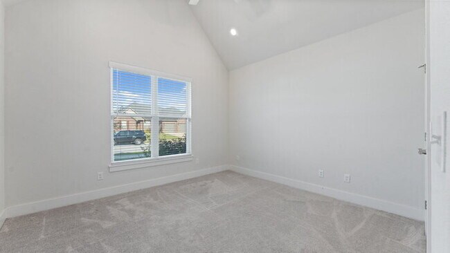 Building Photo - "Lovely 4-Bedroom Retreat with Fireplace &...
