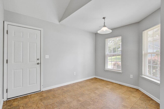 Foto del edificio - 306 Huntington Ct