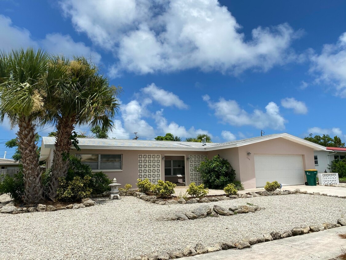 Foto principal - 466 Gateway Dr