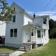 Building Photo - 419 Reading Ave