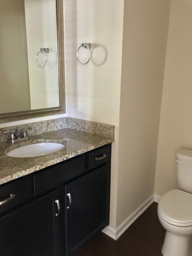Building Photo - Beautiful Home in West Ashley!