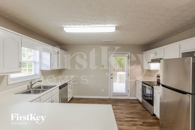 Building Photo - 871 Windward Rd