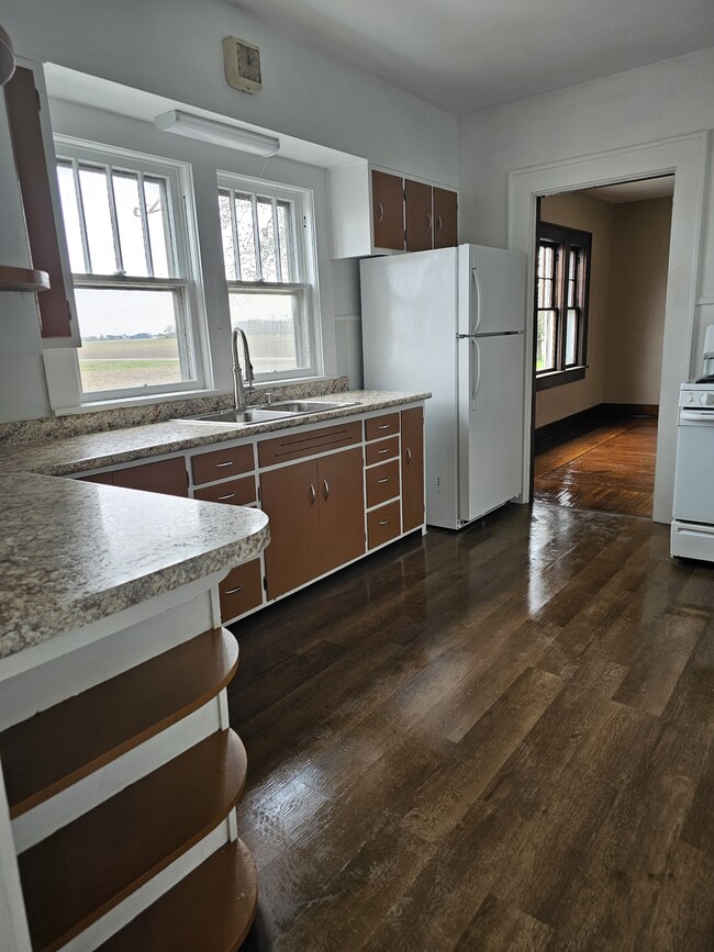 Building Photo - 5912 W 200 S