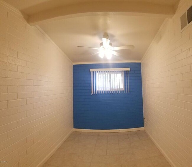 Foto del edificio - 2 BEDROOM 1 BATH SINGLE LEVEL WITH PRIVATE...