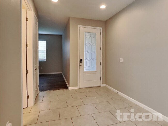 Foto del edificio - 311 Irving Bend Dr