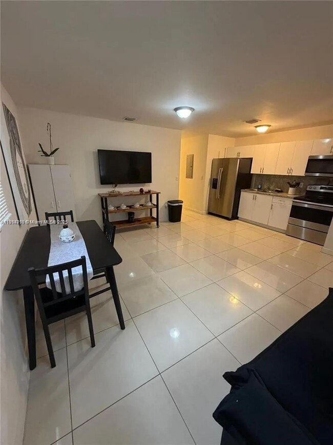 Building Photo - 1132 NW 38th St