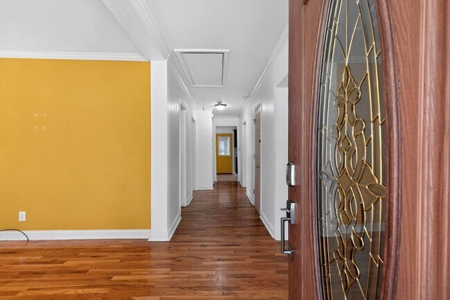 Foto del edificio - 1662 Connally Dr