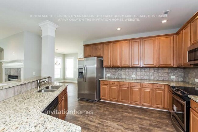 Foto del edificio - 3016 Ivy Brook Pl