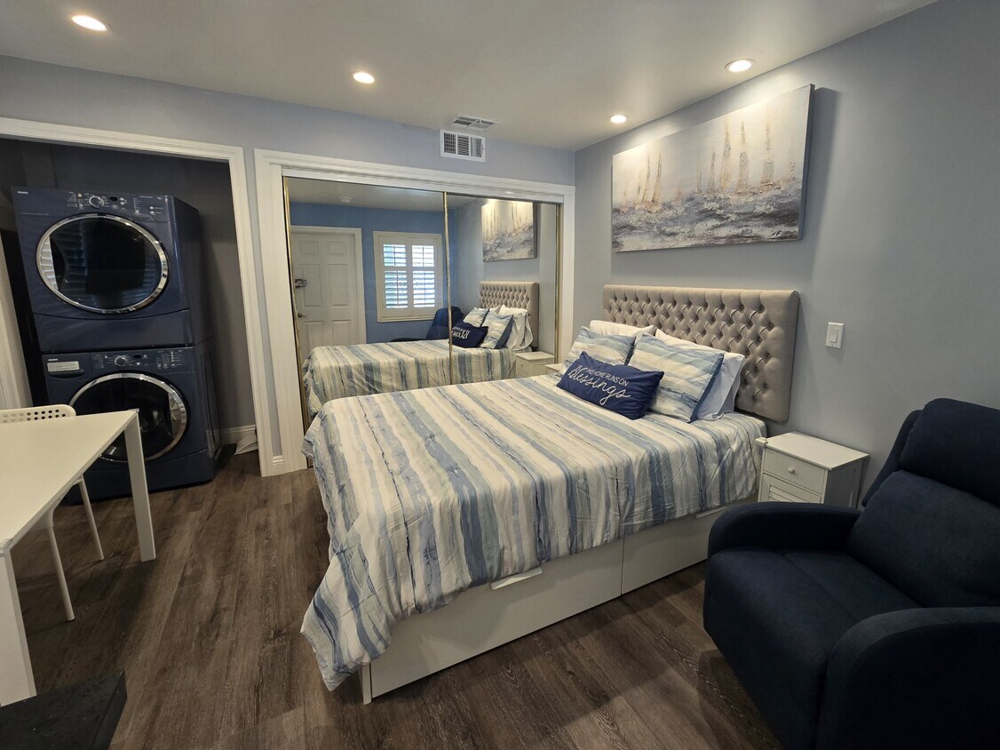 Foto principal - 2968 Olympic View Dr