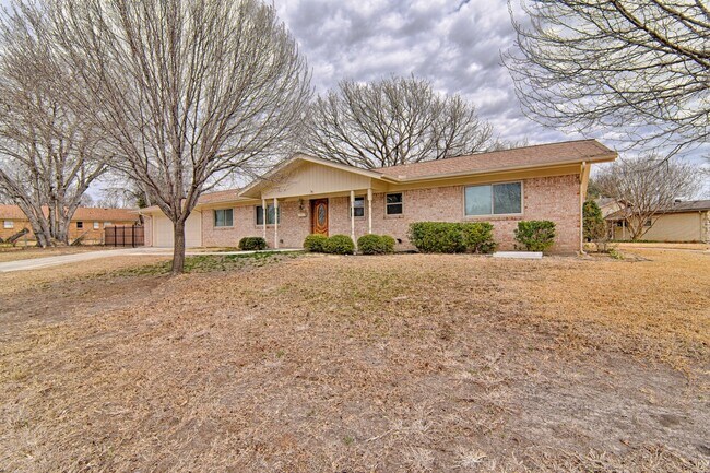 Foto del edificio - Huge Corner Lot in Trendy West Fort Worth Neighborhood