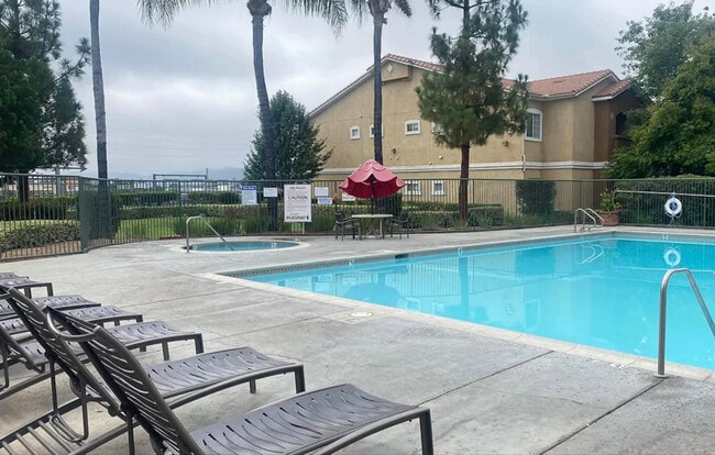 Foto del edificio - 24909 Madison Ave