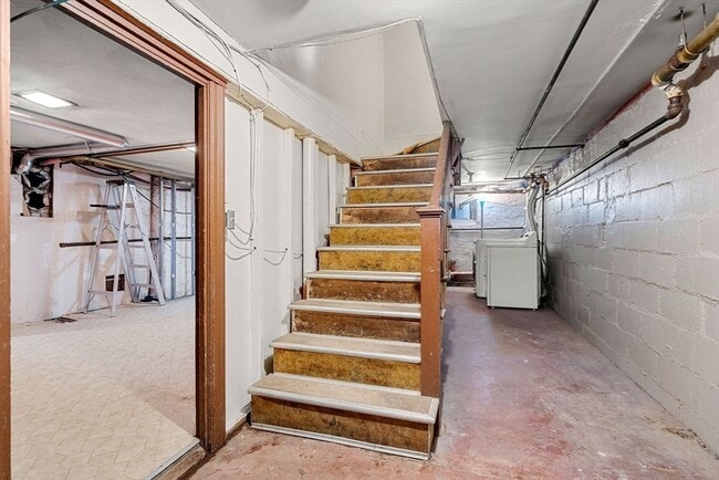 Building Photo - 233 Bonad Rd