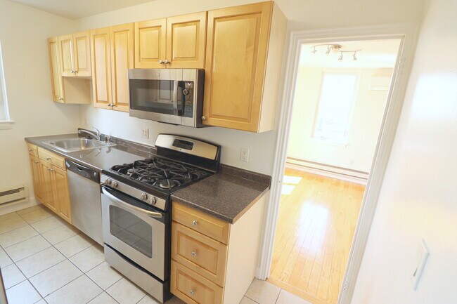 Building Photo - 51 Brattle St