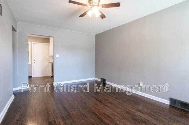 Foto del edificio - 4710-4740 E. Mt. Vernon - 4740