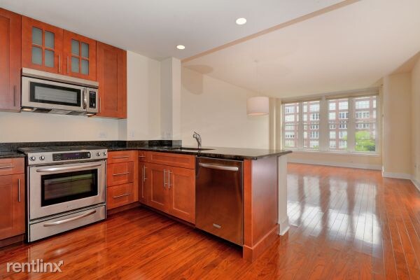 Building Photo - 280 3rd St