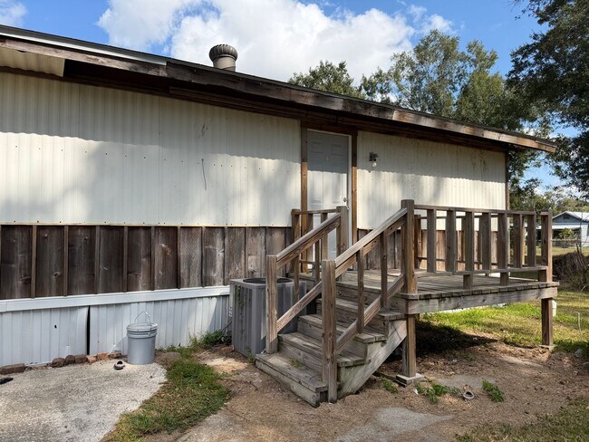 Foto del edificio - Spacious 3/2 available now!