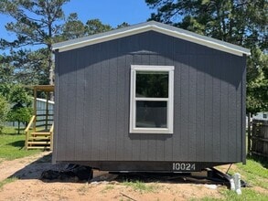 Building Photo - 21071 Pinetex St