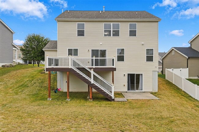 Building Photo - 621 Falling Brook Dr