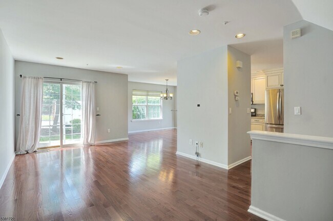 Building Photo - 418 Dalton Ct