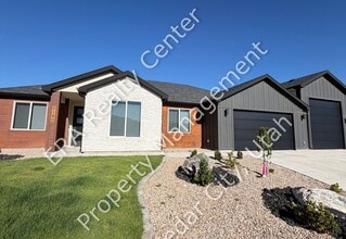 Building Photo - 2180 S Blf Dr